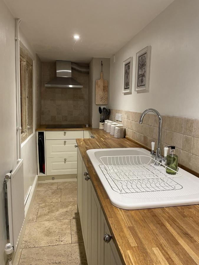Hebe Cottage - Idyllic And Homely With Attention To Detail Atworth Exterior photo
